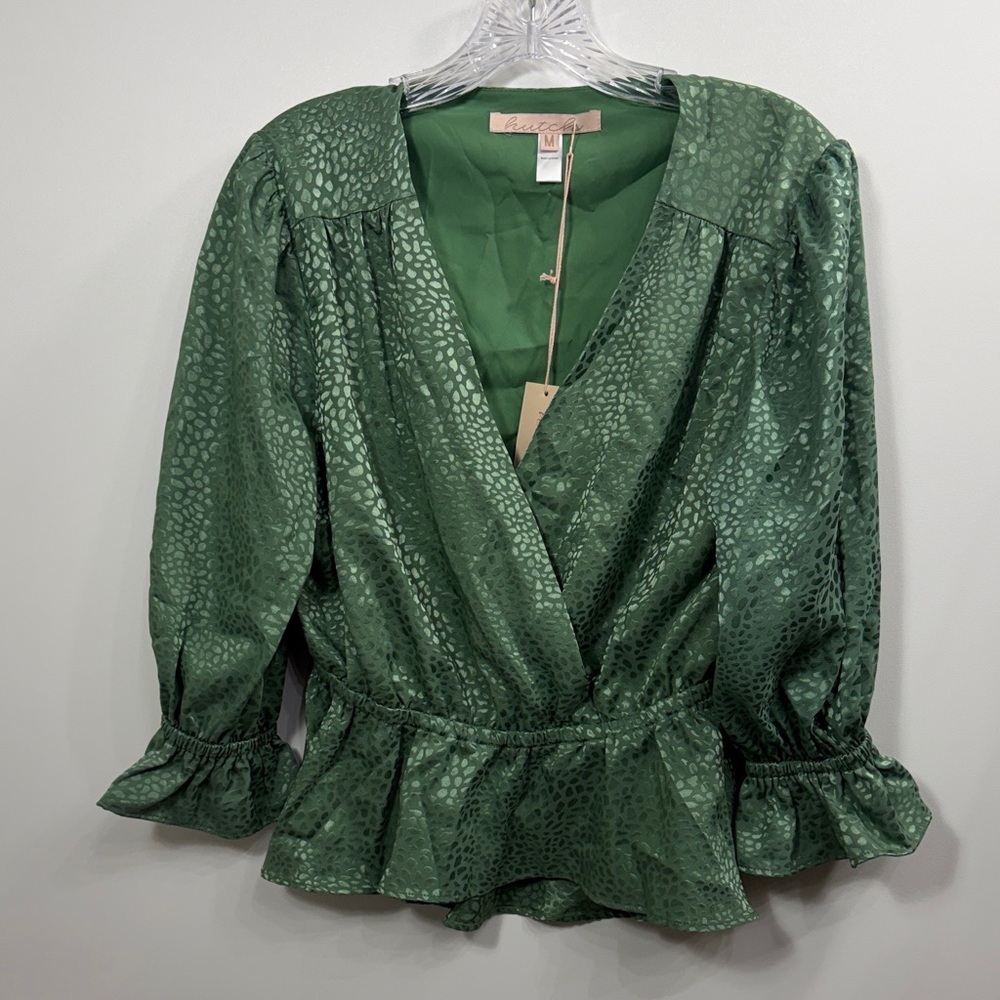 Hutch Green Pattern Ruffle V-Neck Elastic Waist top size medium.NWT